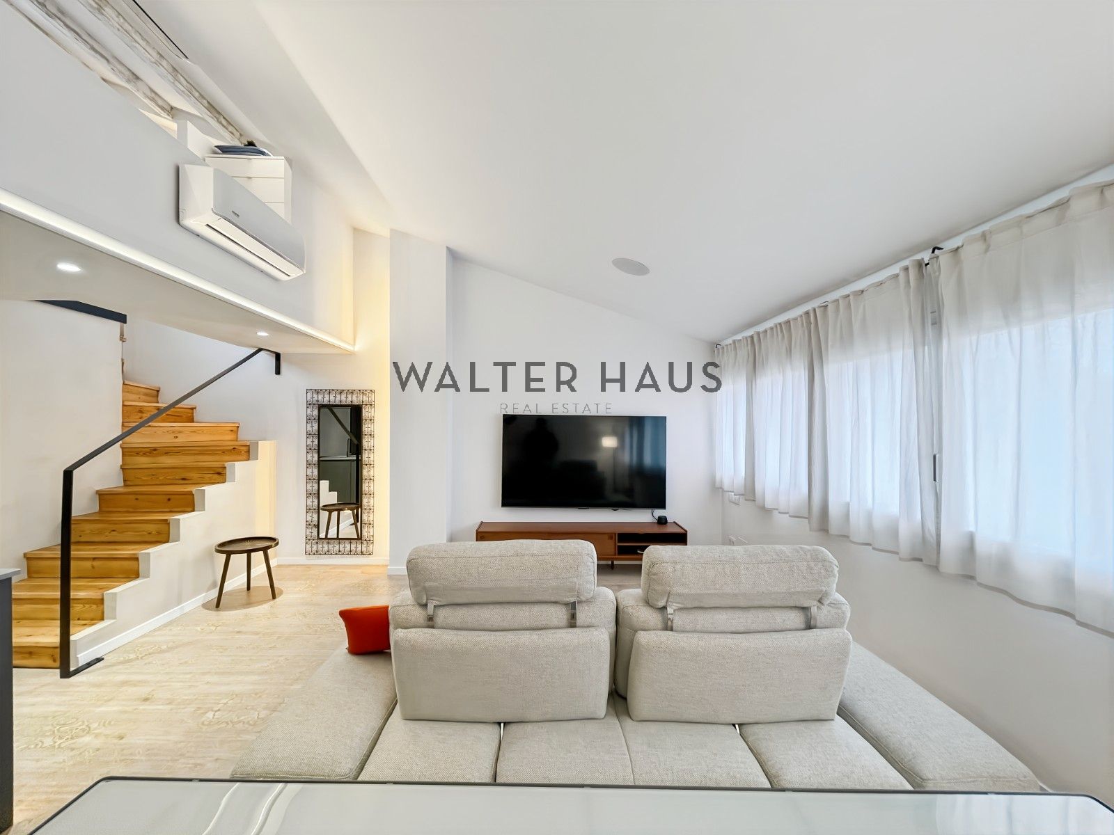 Living room of Duplex to rent in  Barcelona Capital  with Air Conditioner, Heating and Terrace