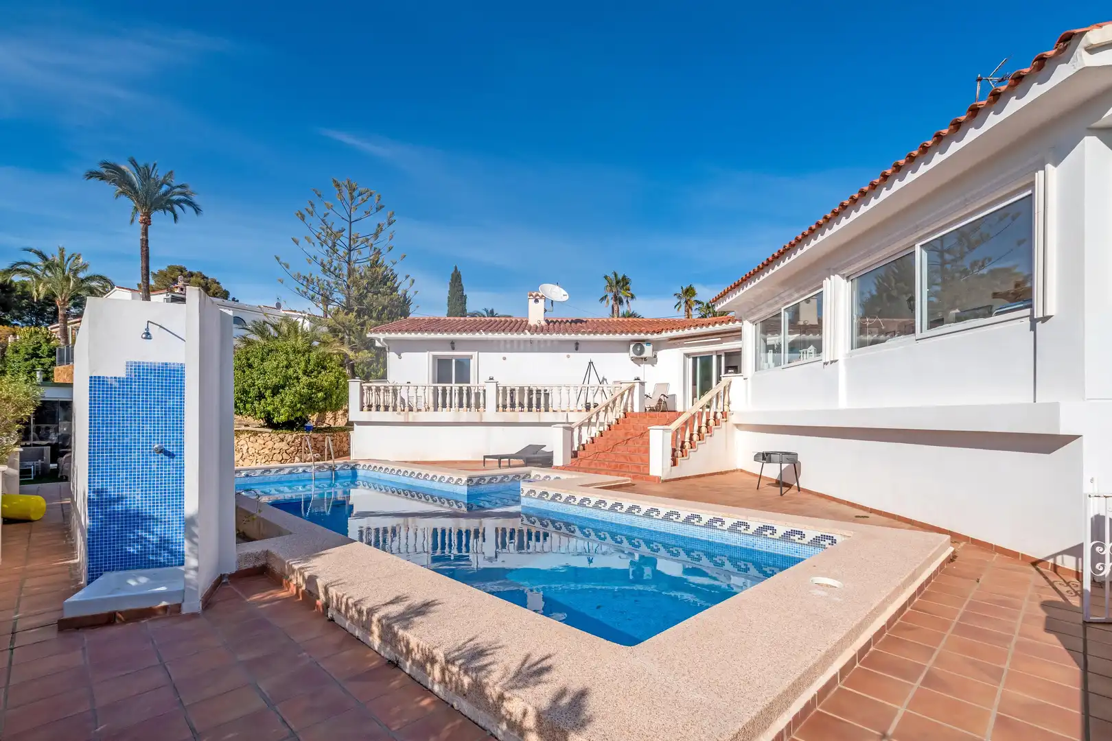 Vista exterior de Casa o chalet en venta en La Nucia con Aire acondicionado, Trastero y Piscina