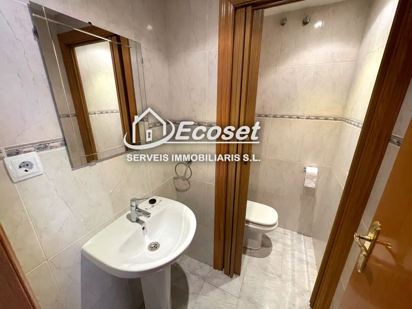 Baño de Dúplex en venta en Vallirana con Aire acondicionado, Calefacción y Horno