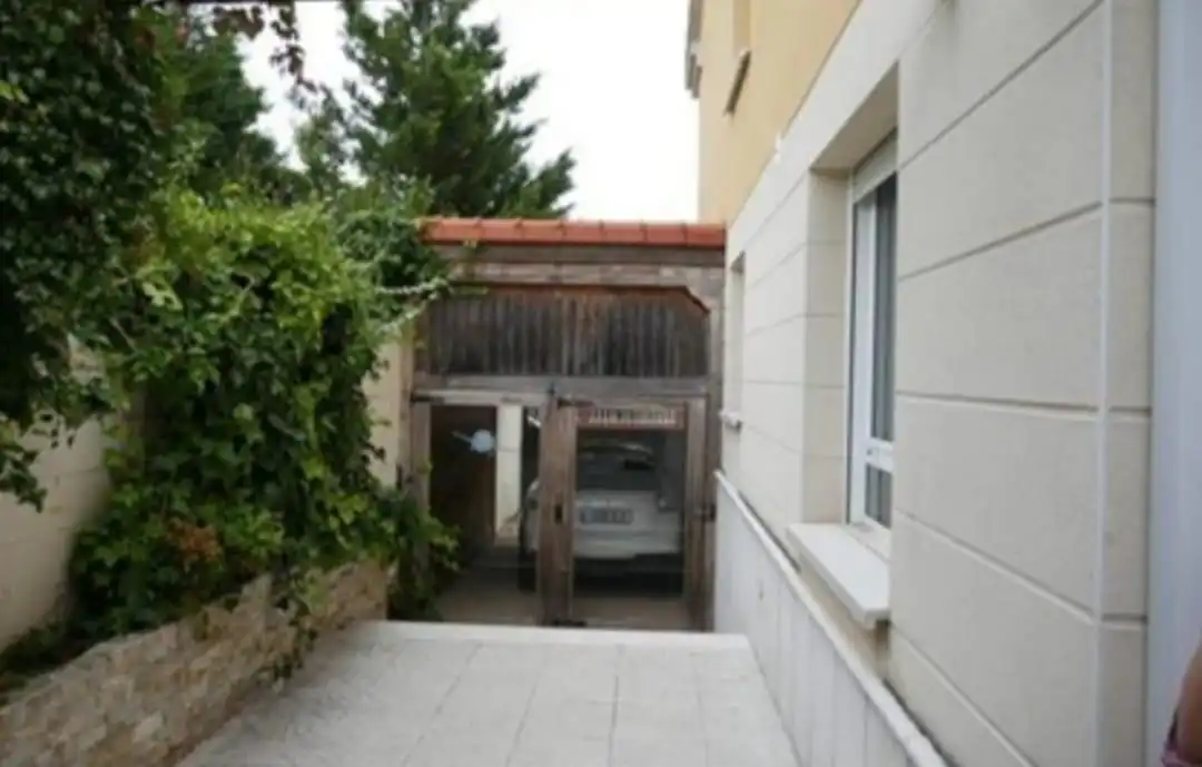 Casa adosada en venta en Fuensaldaña con Calefacción y Trastero