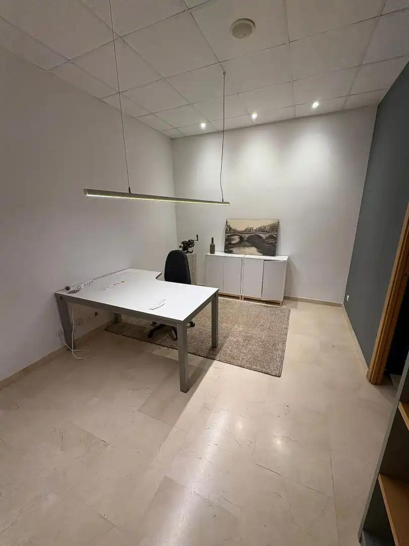Oficina de alquiler en Avinguda de Sant Francesc, 4, Centre - Barri Vell
