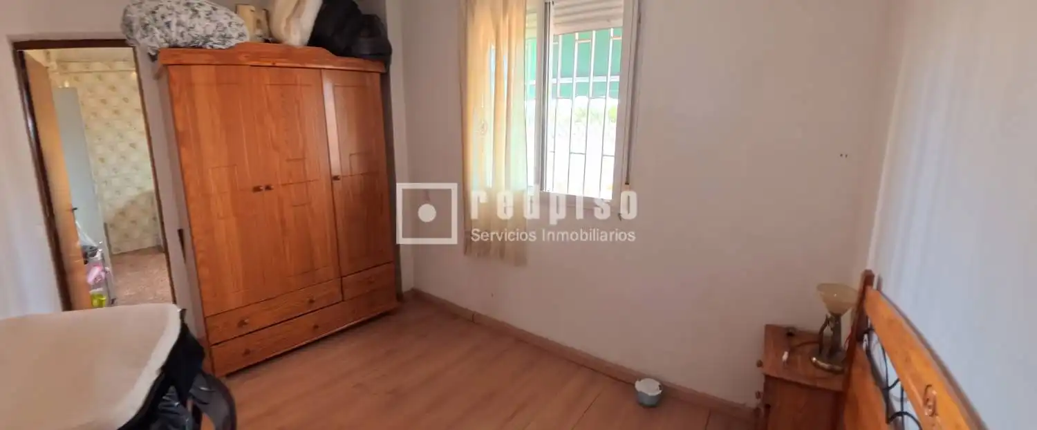 Schlafzimmer von Haus oder Chalet zum Verkauf in Castellón de la Plana / Castelló de la Plana mit Privatgarten und Abstellraum