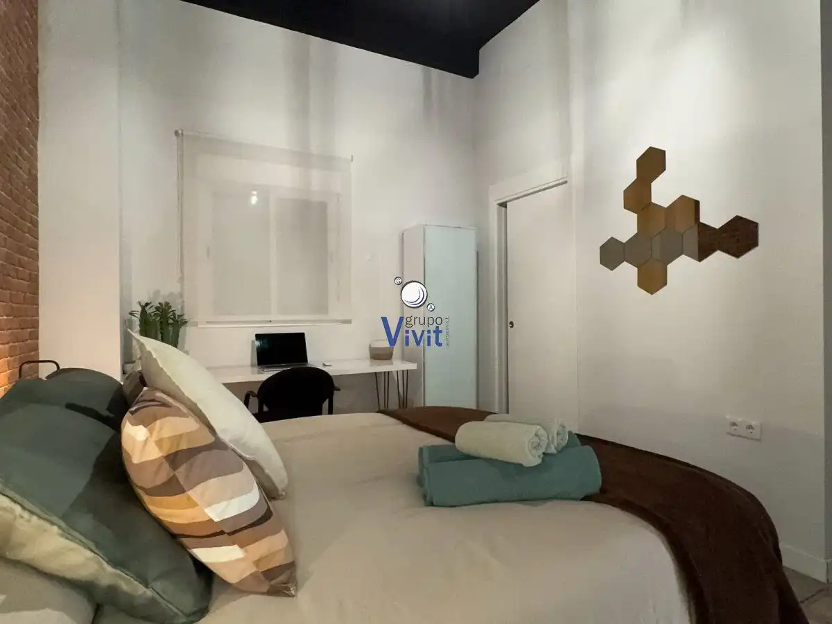 Bedroom of Apartments for sale in Sevilla