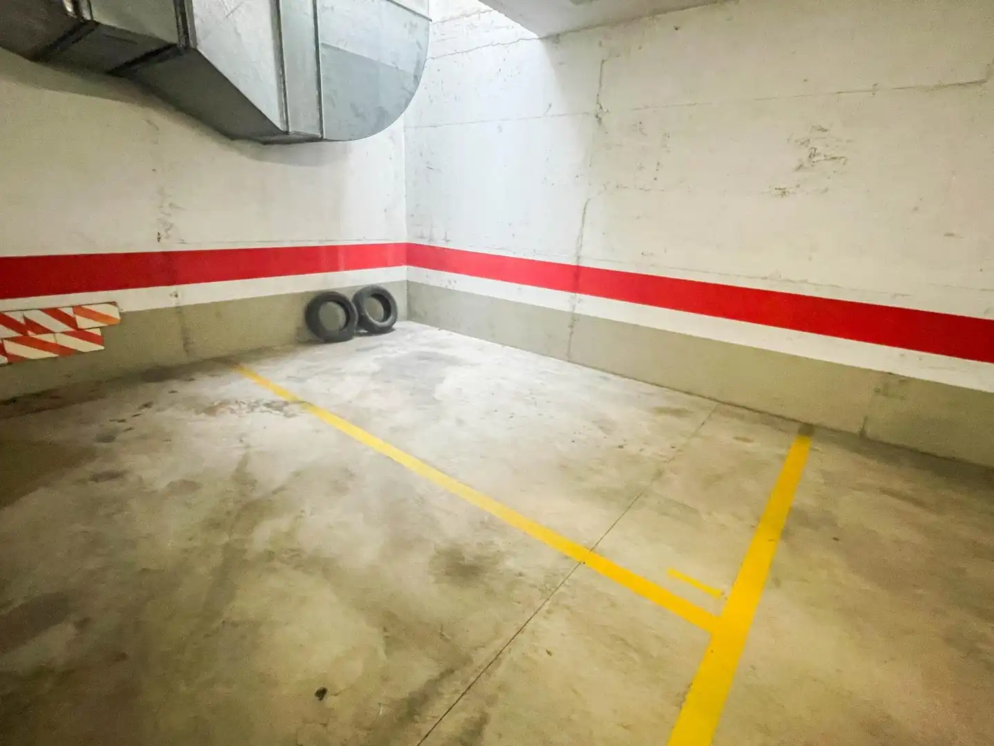 Parking de Dúplex en venta en Olesa de Montserrat con Terraza y Balcón