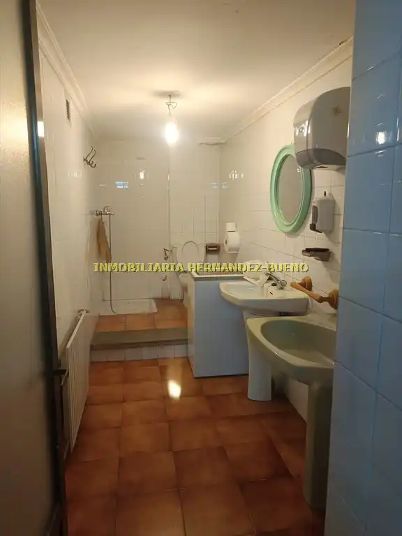 Badezimmer von Büro zur Miete in Salamanca mit Klimaanlage, Heizung und Möbliert