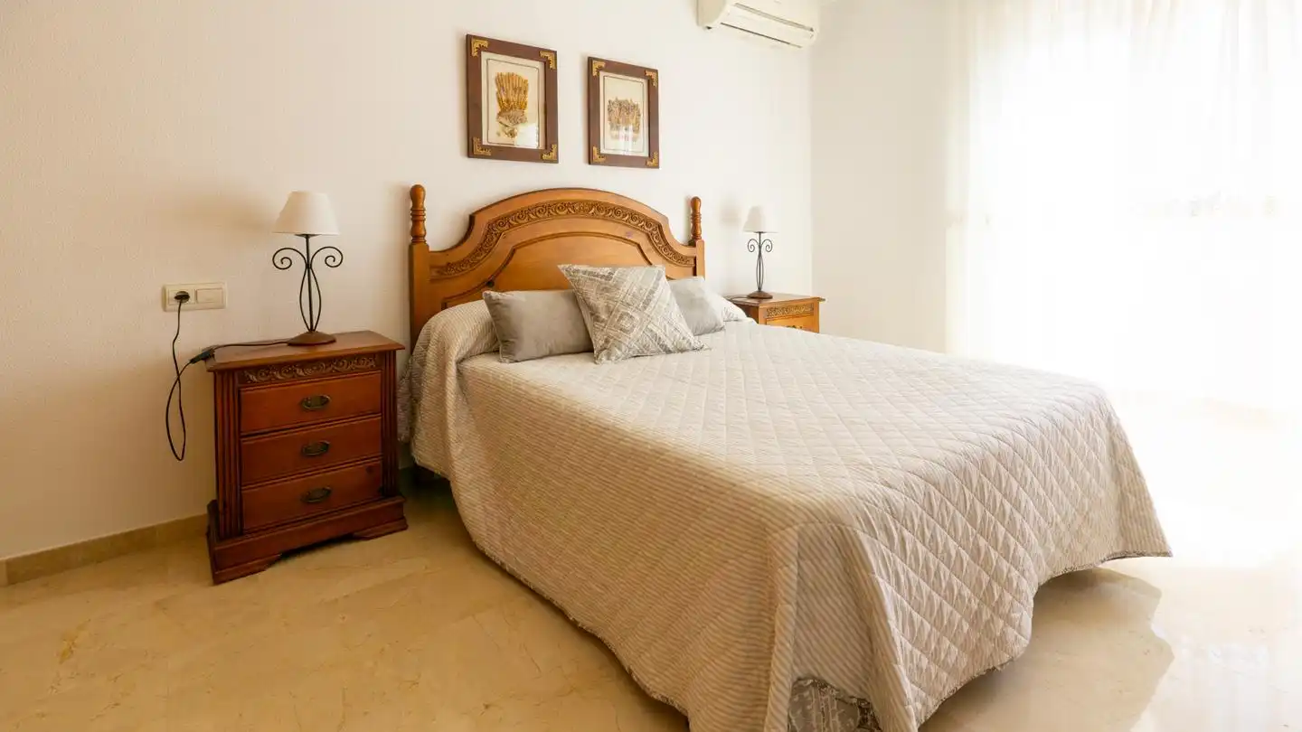 Dormitori de Casa o xalet en venda en Elche / Elx amb Aire condicionat, Jardí privat i Terrassa