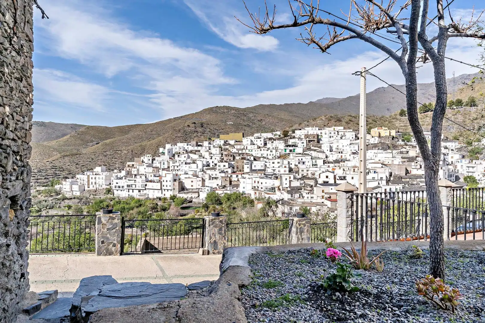 Vista exterior de Àtic en venda en Velefique amb Aire condicionat, Calefacció i Jardí privat