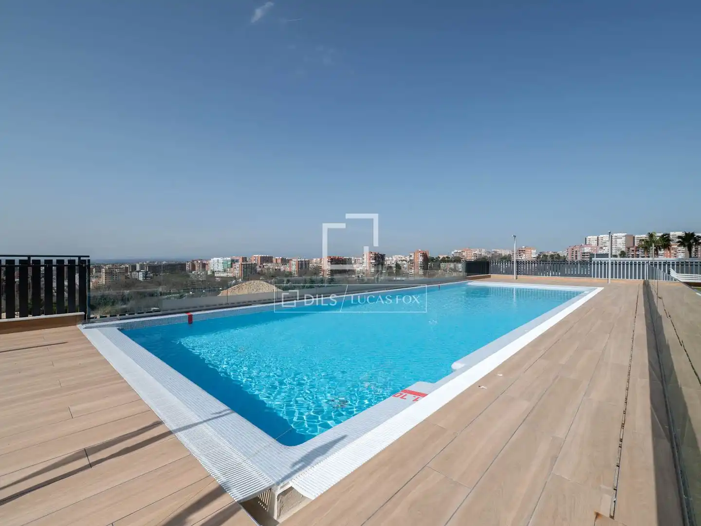 Piscina de Ático en venta en Madrid con Aire acondicionado, Calefacción y Terraza
