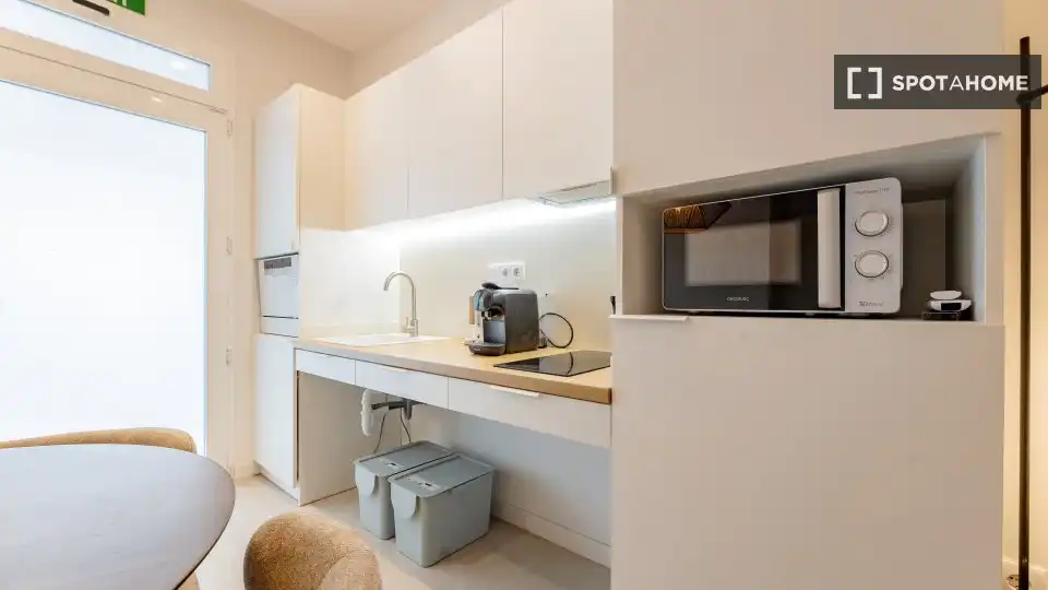Piso con terraza en alquiler en Poblats Marítims, imagen 2
