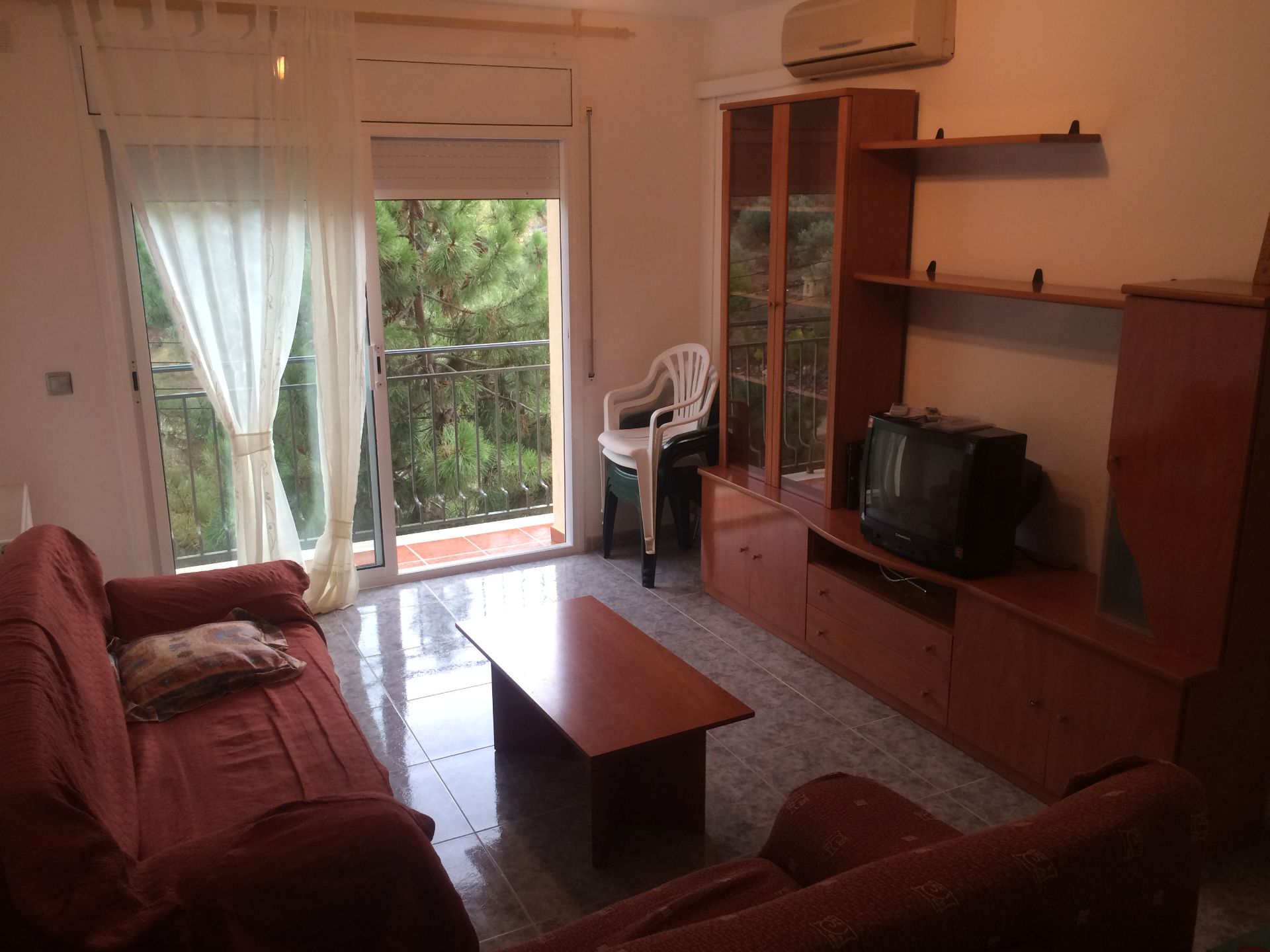 Living room of Flat to rent in Roses  with Air Conditioner, Heating and Storage room