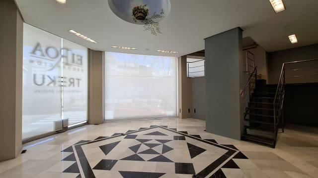 Local comercial en Alquiler en Os Mallos