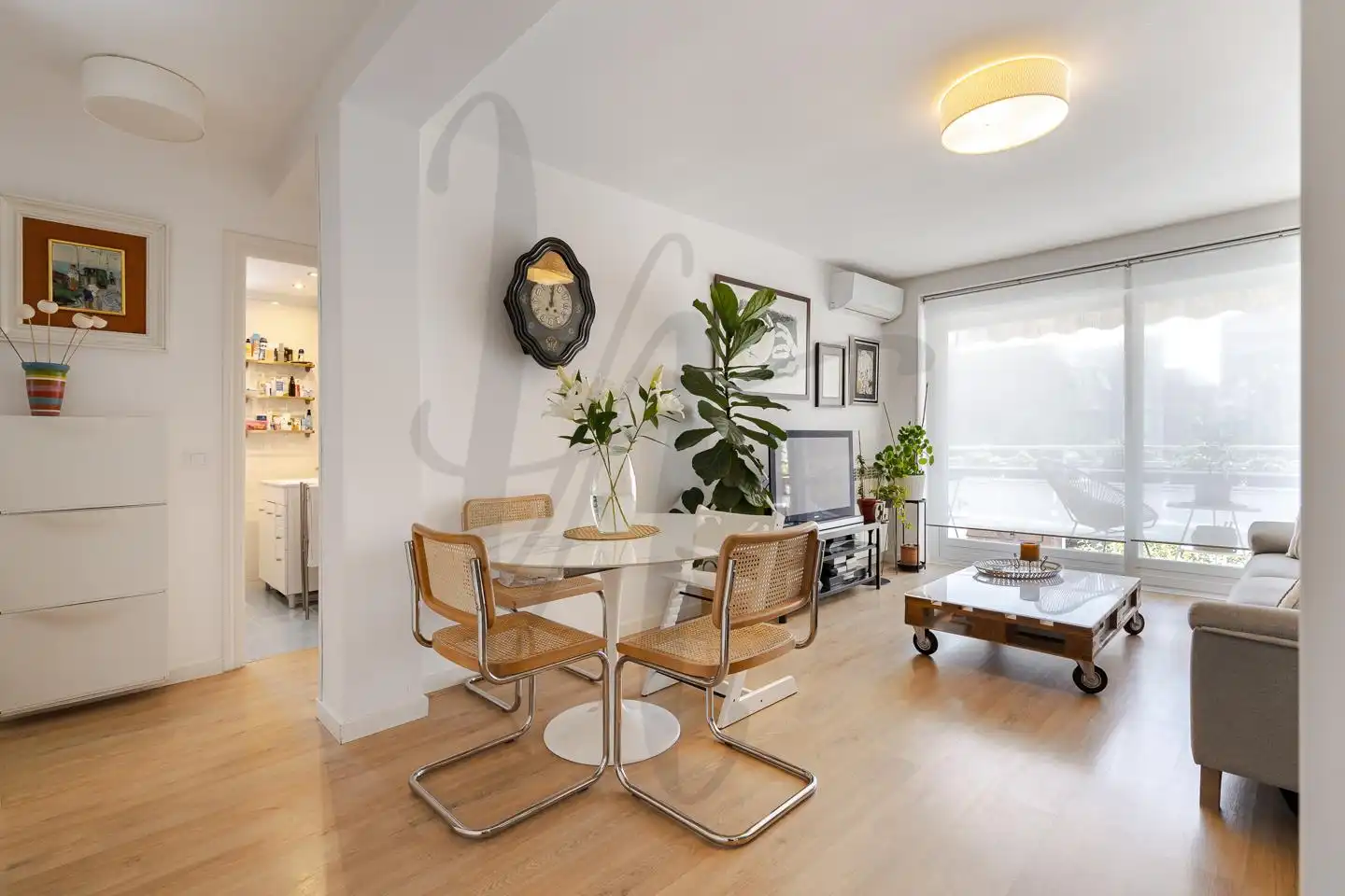 Flat for sale in Carril Del Conde, Canillas