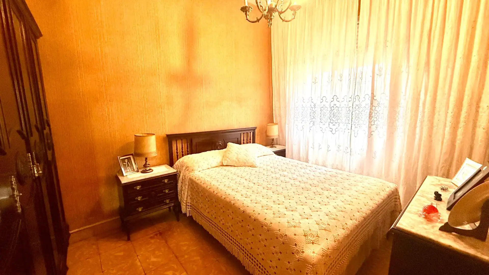 Dormitori de Casa o xalet en venda en Ourense Capital  amb Aire condicionat, Calefacció i Moblat