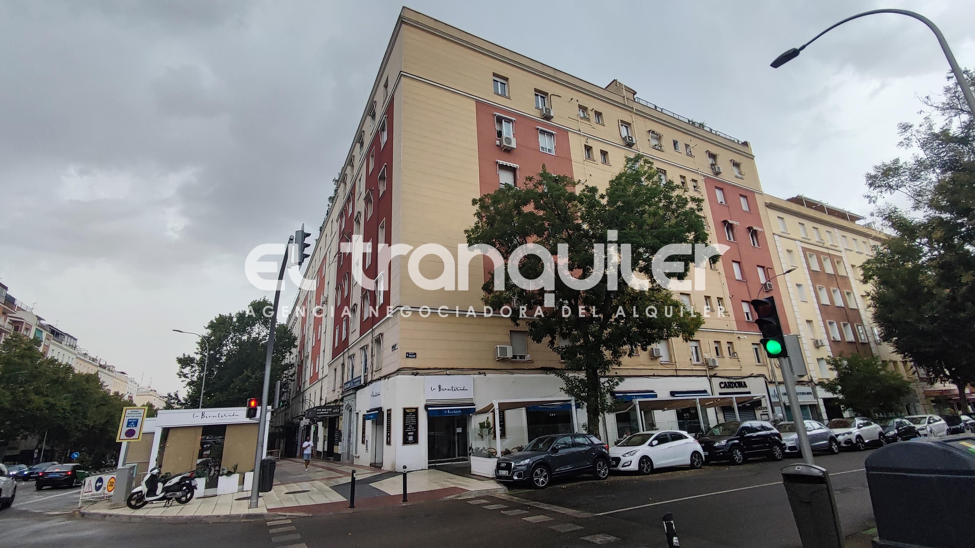 Exterior view of Flat to rent in  Madrid Capital  with Air Conditioner, Terrace and Washing machine