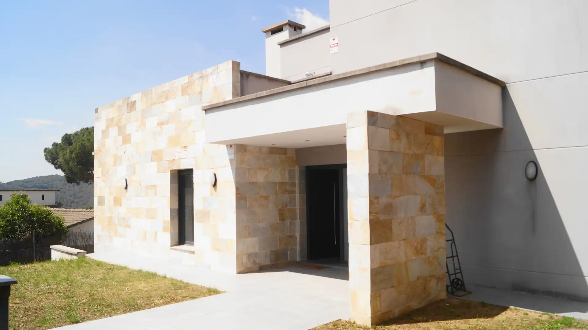 Vista exterior de Casa o chalet de alquiler en Bigues i Riells del Fai con Aire acondicionado, Calefacción y Jardín privado