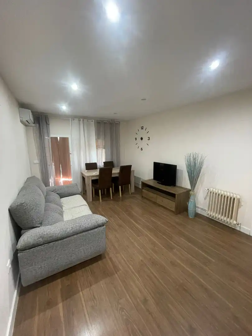 Living room of Flat for rent in Cuenca  with Air Conditioner, Heating and Parquet flooring