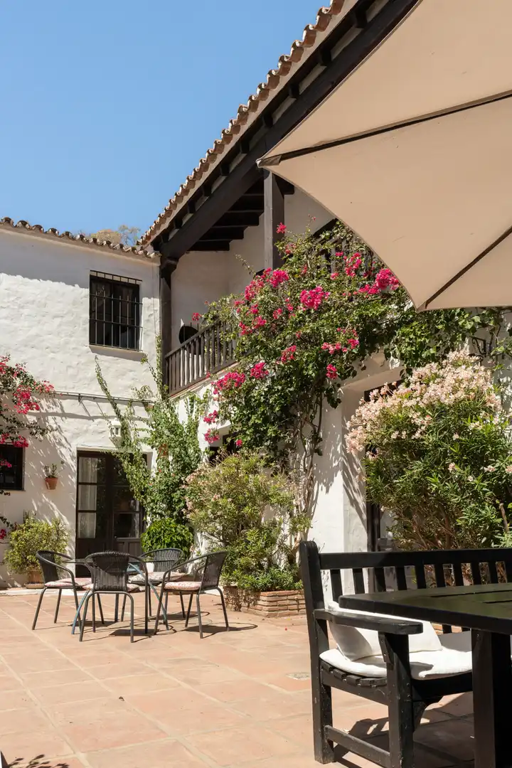 Außenansicht von Country house zum Verkauf in Estepona mit Klimaanlage, Privatgarten und Terrasse