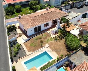 Vista exterior de Casa o xalet en venda en La Orotava amb Calefacció, Jardí privat i Parquet