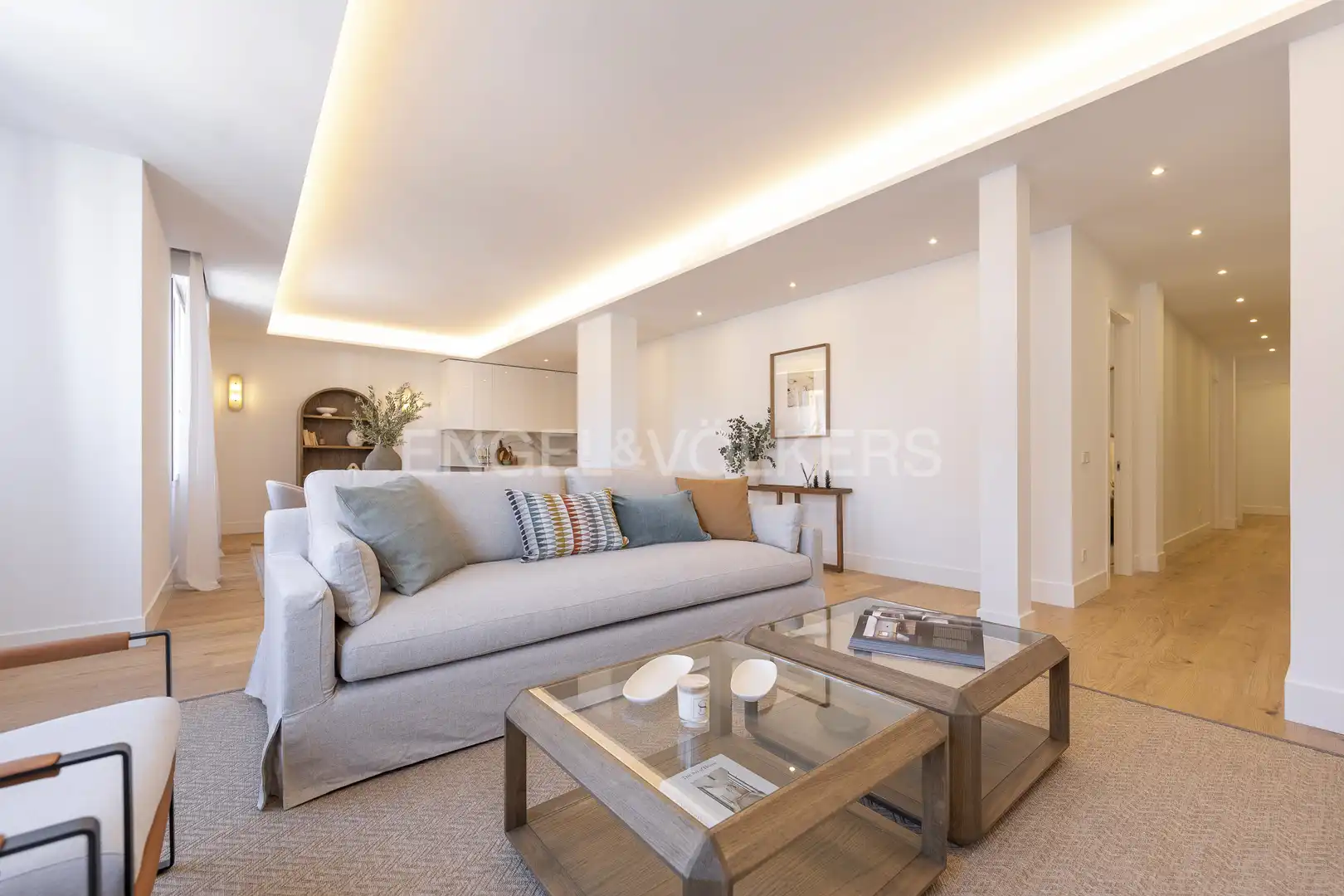Außenansicht von Wohnung zur Miete in Madrid mit Klimaanlage, Heizung und Möbliert