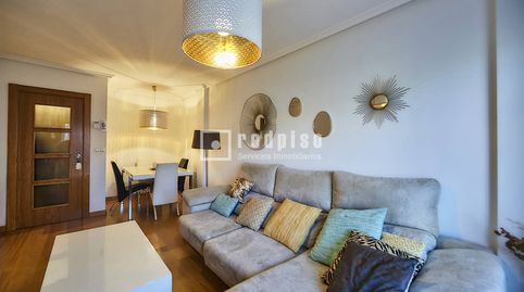 Foto 3 de Piso en venta en Ambrosía, La Victoria - Puente Jardín, Valladolid Capital