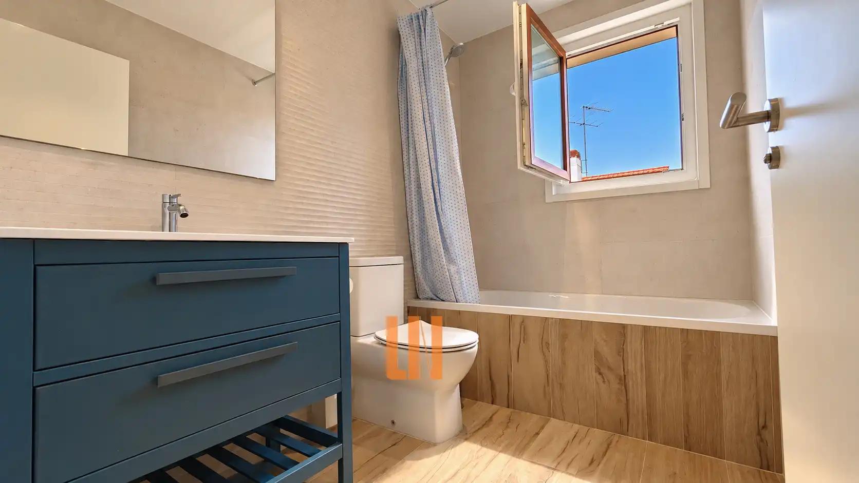 Badezimmer von Haus oder Chalet zum Verkauf in Oleiros mit Klimaanlage, Heizung und Privatgarten
