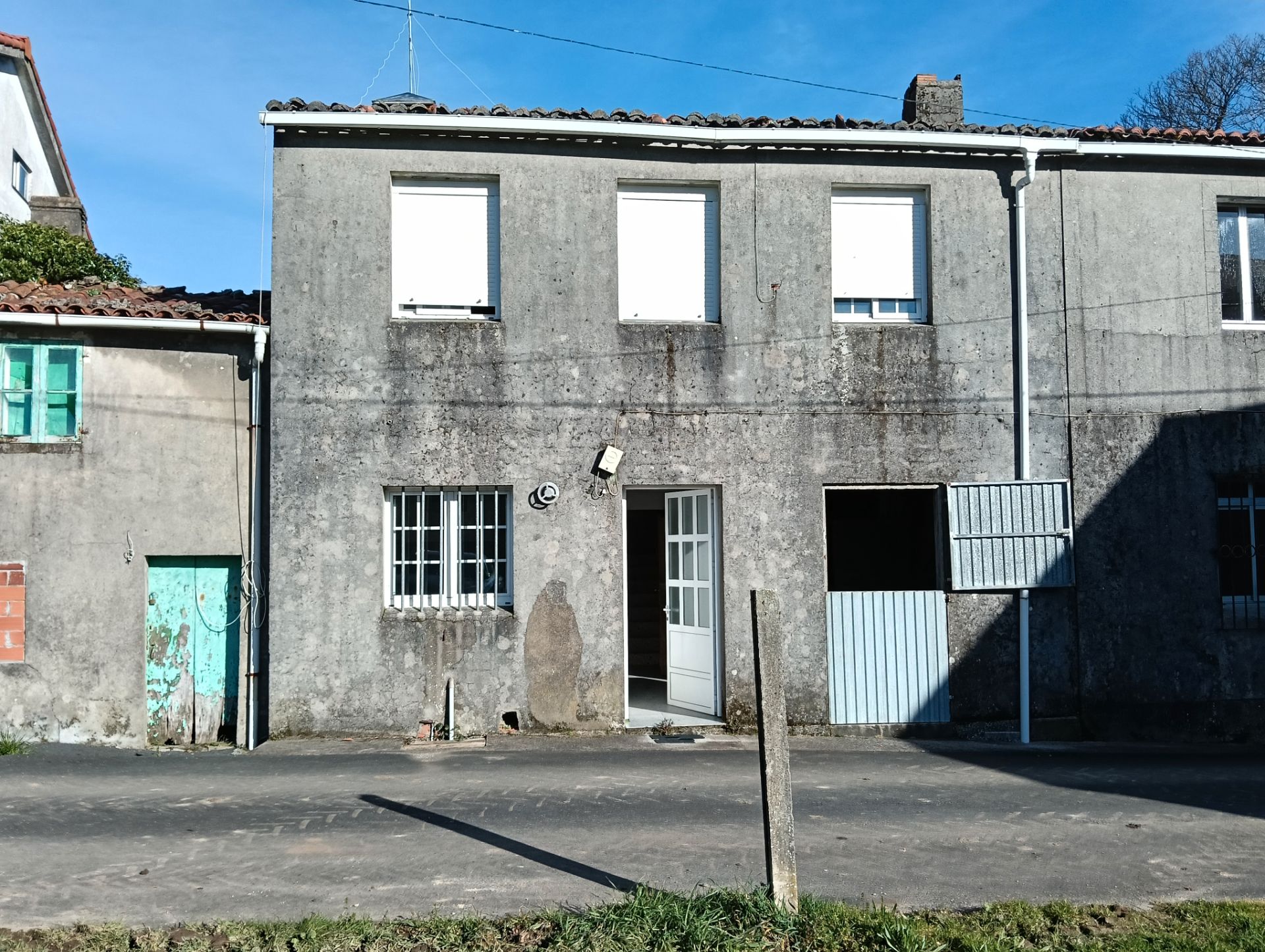 Single-family semi-detached for sale in Sobrado (A Coruña)