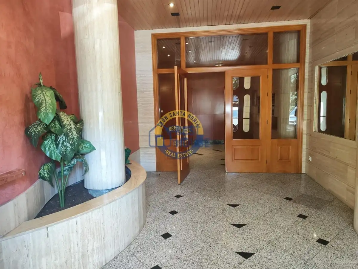 Office for rent in San Claudio - La Chantría