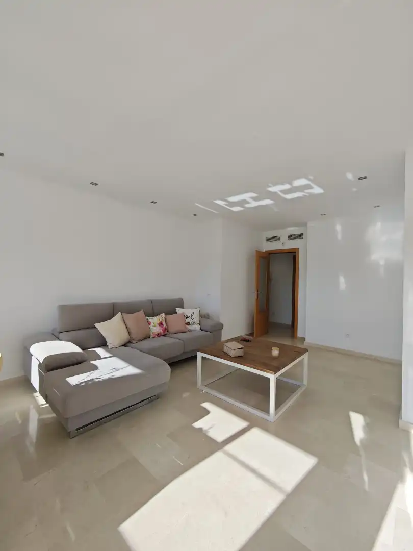 Sala d'estar de Pis en venda en Vélez-Málaga amb Aire condicionat, Terrassa i Piscina comunitària