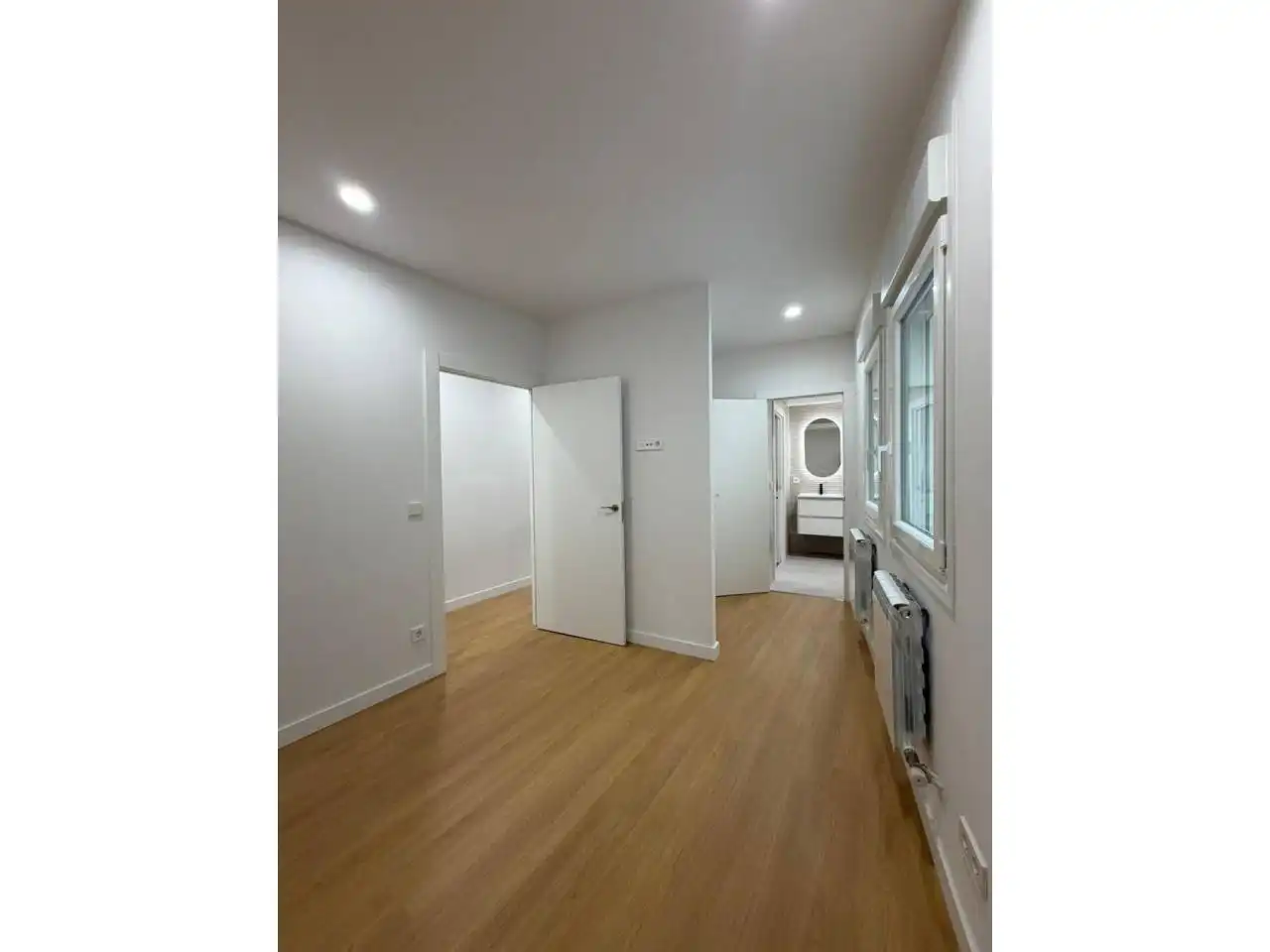 Habitación de Apartamento en venta en  Logroño con Calefacción