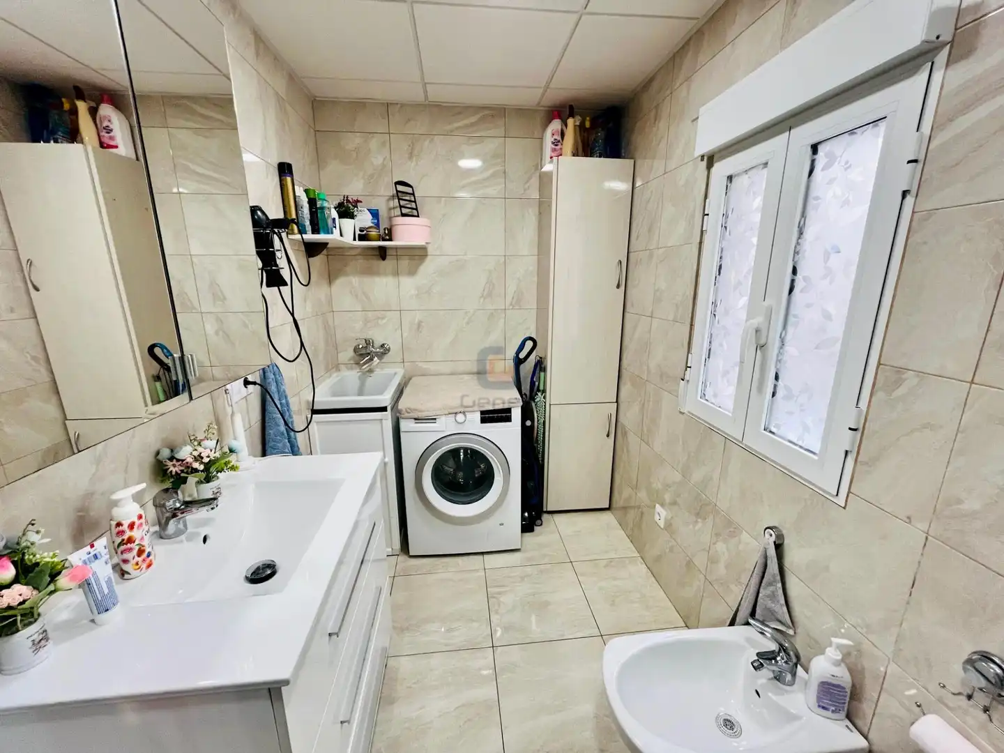 Baño de Piso en venta en Alicante / Alacant con Aire acondicionado, Terraza y Amueblado
