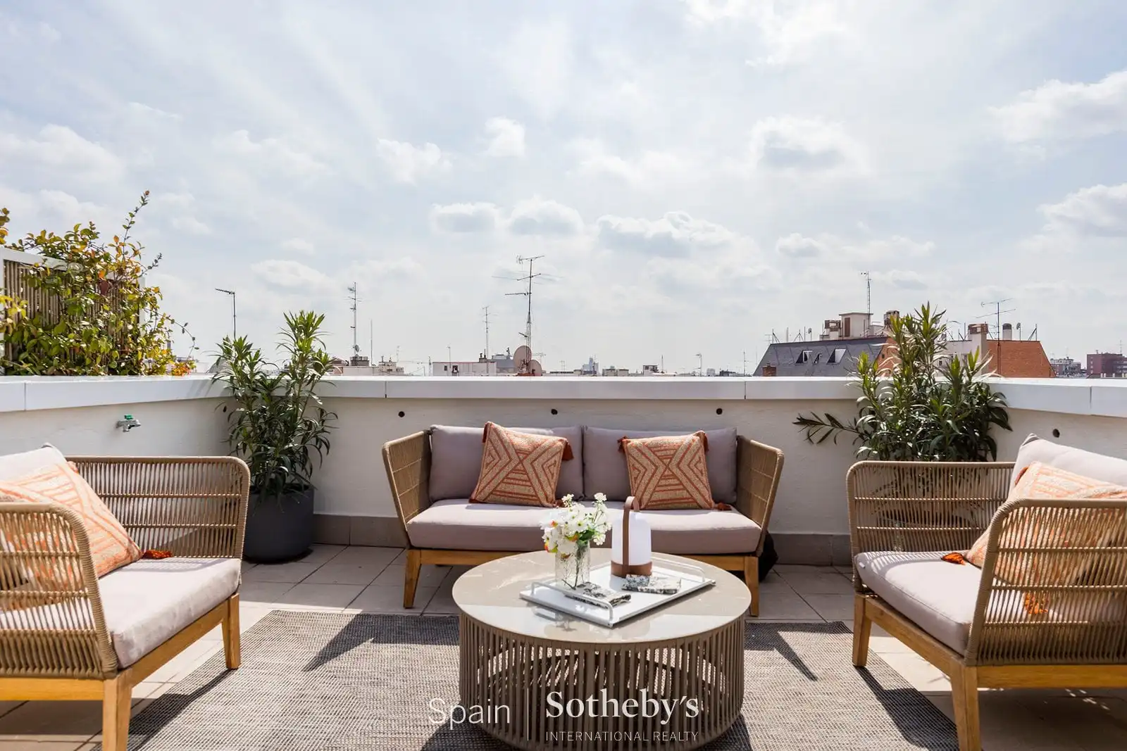 Wohnungen zum Verkauf in Calle de García de Paredes, Trafalgar