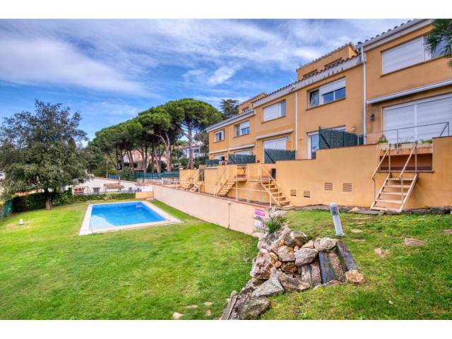 Casa adosada en Venta en Safir en Los Pinos - Politur