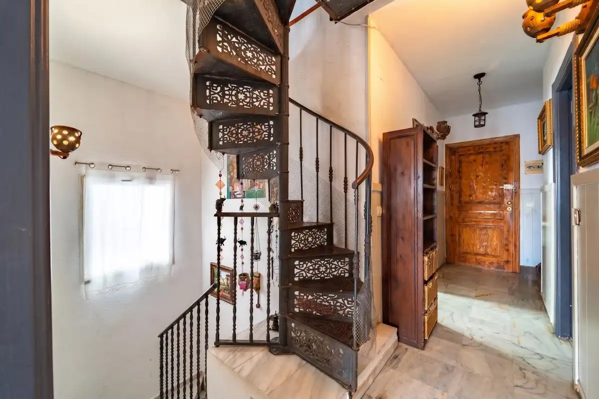 Maisonette zum Verkauf in Málaga mit Klimaanlage, Heizung und Privatgarten