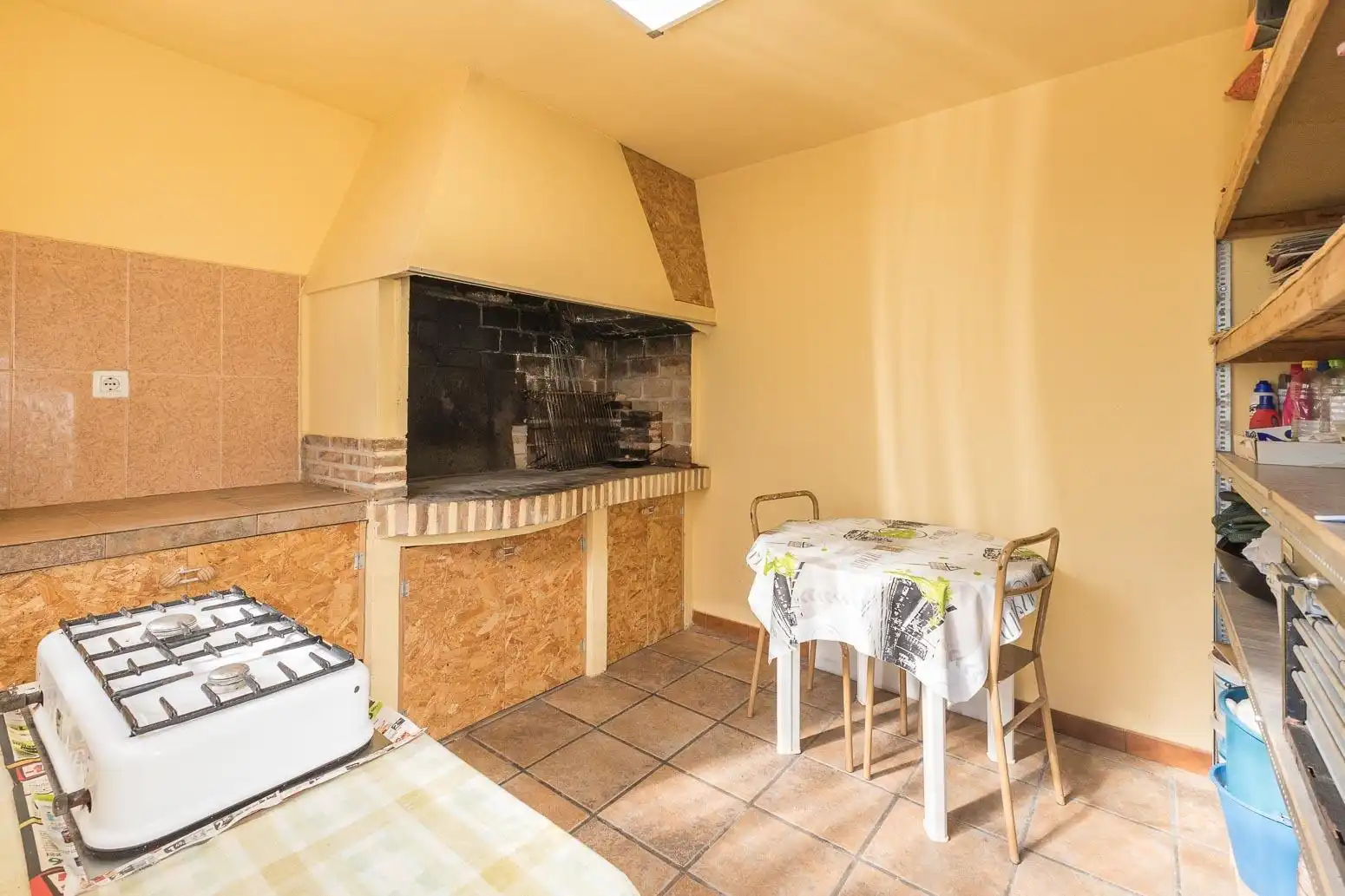 Cocina de Casa o chalet en venta en La Pobla de Vallbona con Aire acondicionado, Calefacción y Jardín privado
