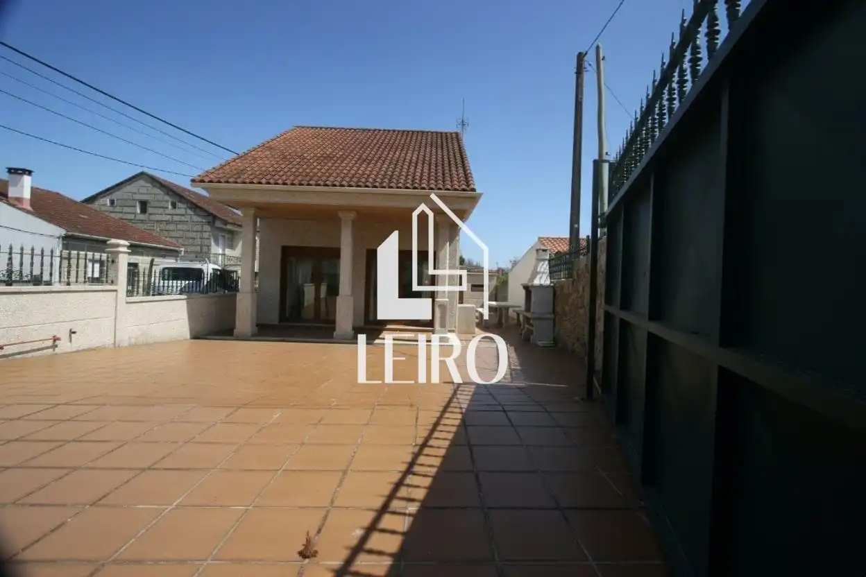 Vista exterior de Casa o chalet en venta en Vilagarcía de Arousa con Calefacción, Terraza y Trastero