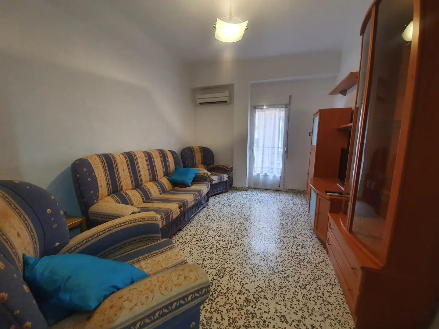 Sala d'estar de Pis en venda en Guadix amb Moblat i Balcó