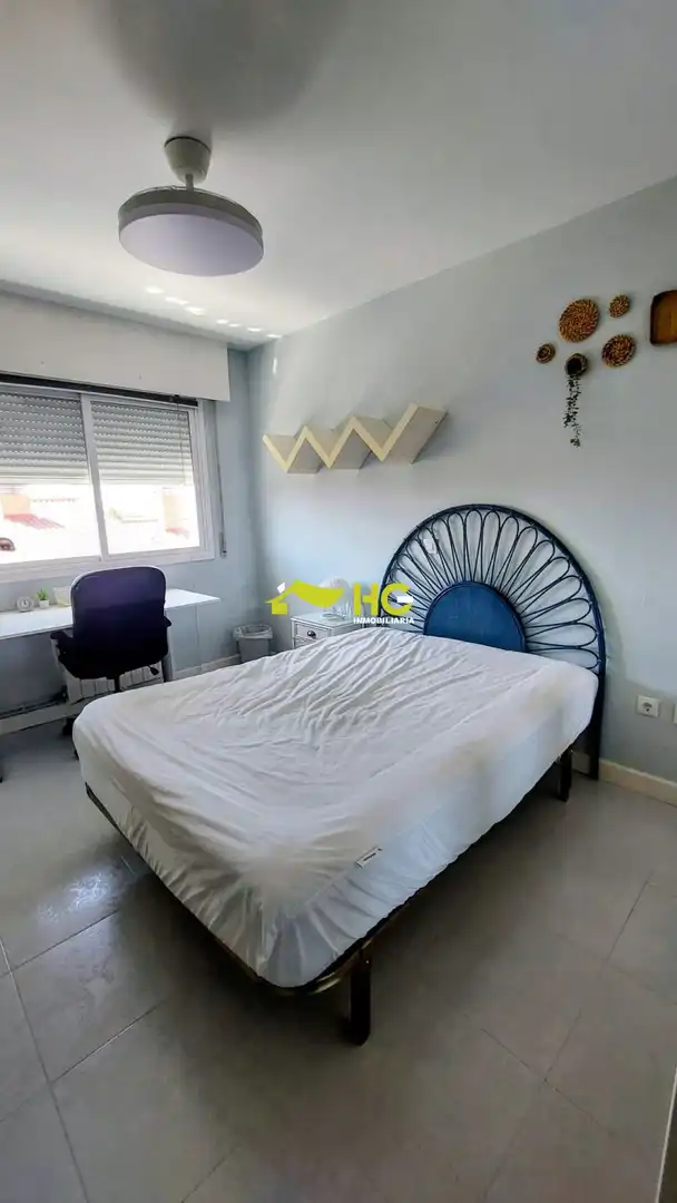 Bedroom of Flat for share in Villaviciosa de Odón  with Air Conditioner, Heating and Furnished