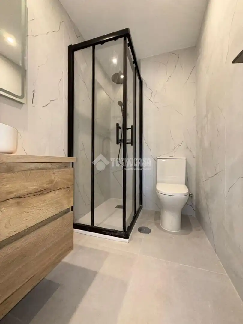 Bathroom of Flat for sale in Getafe  with Air Conditioner, Heating and Terrace