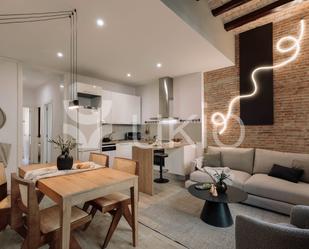 Sala d'estar de Apartament de lloguer en  Barcelona Capital amb Aire condicionat i Balcó