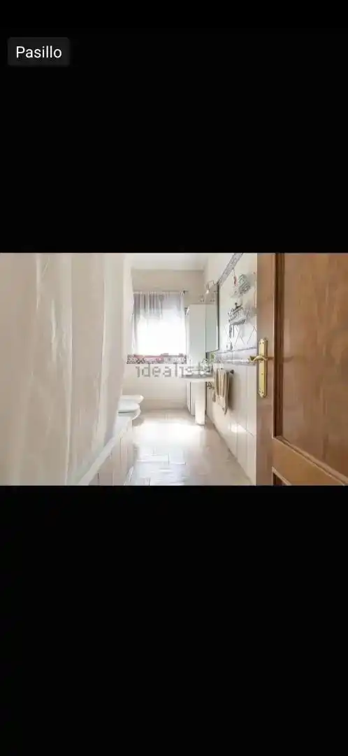 Bany de Casa o xalet en venda en Gerena amb Parquet, Traster i Moblat