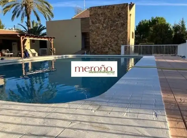 Piscina de Casa o chalet de alquiler en Elche / Elx con Jardín privado, Amueblado y Piscina comunitaria