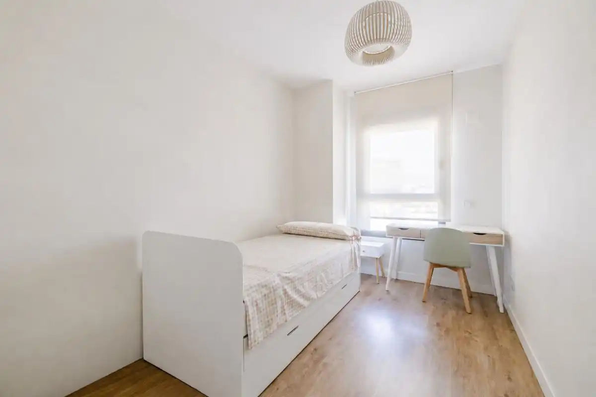 Habitación de Ático de alquiler en Málaga con Aire acondicionado, Calefacción y Jardín privado