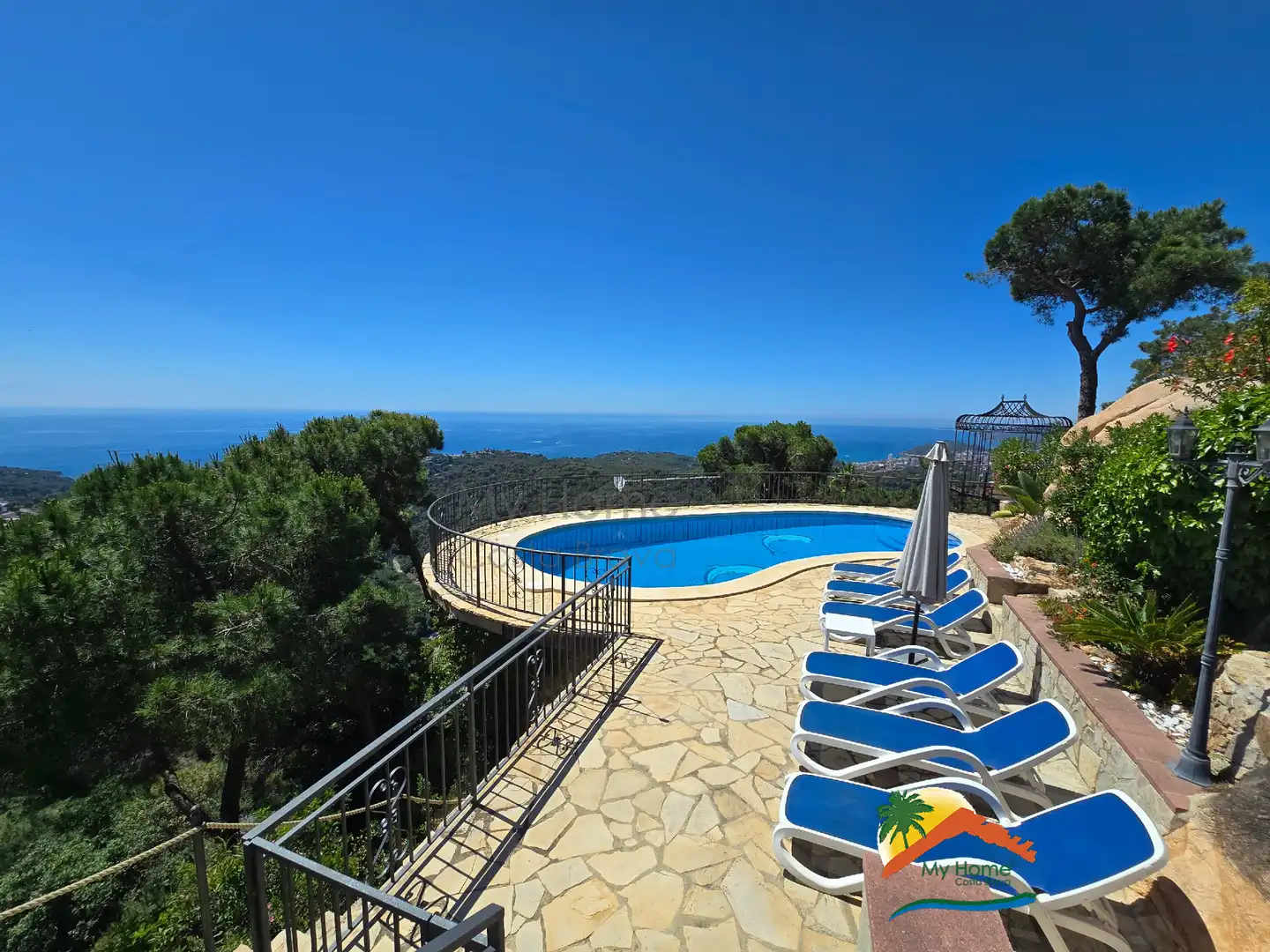 Piscina de Casa o chalet en venta en Lloret de Mar con Aire acondicionado, Calefacción y Jardín privado