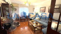 Living room of Flat for sale in  Sevilla Capital  with Terrace and Storage room