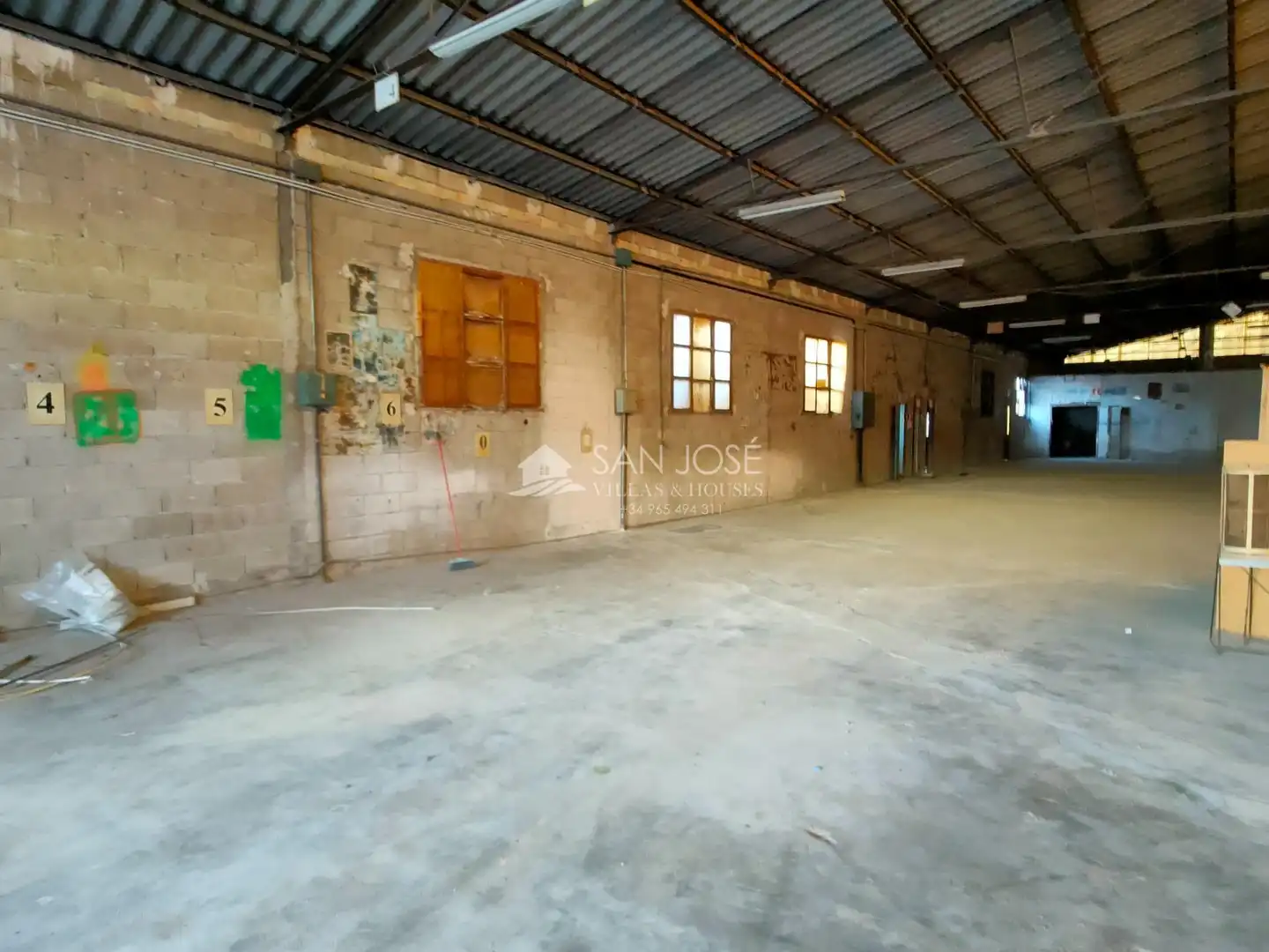 Nau industrial de lloguer en Aspe