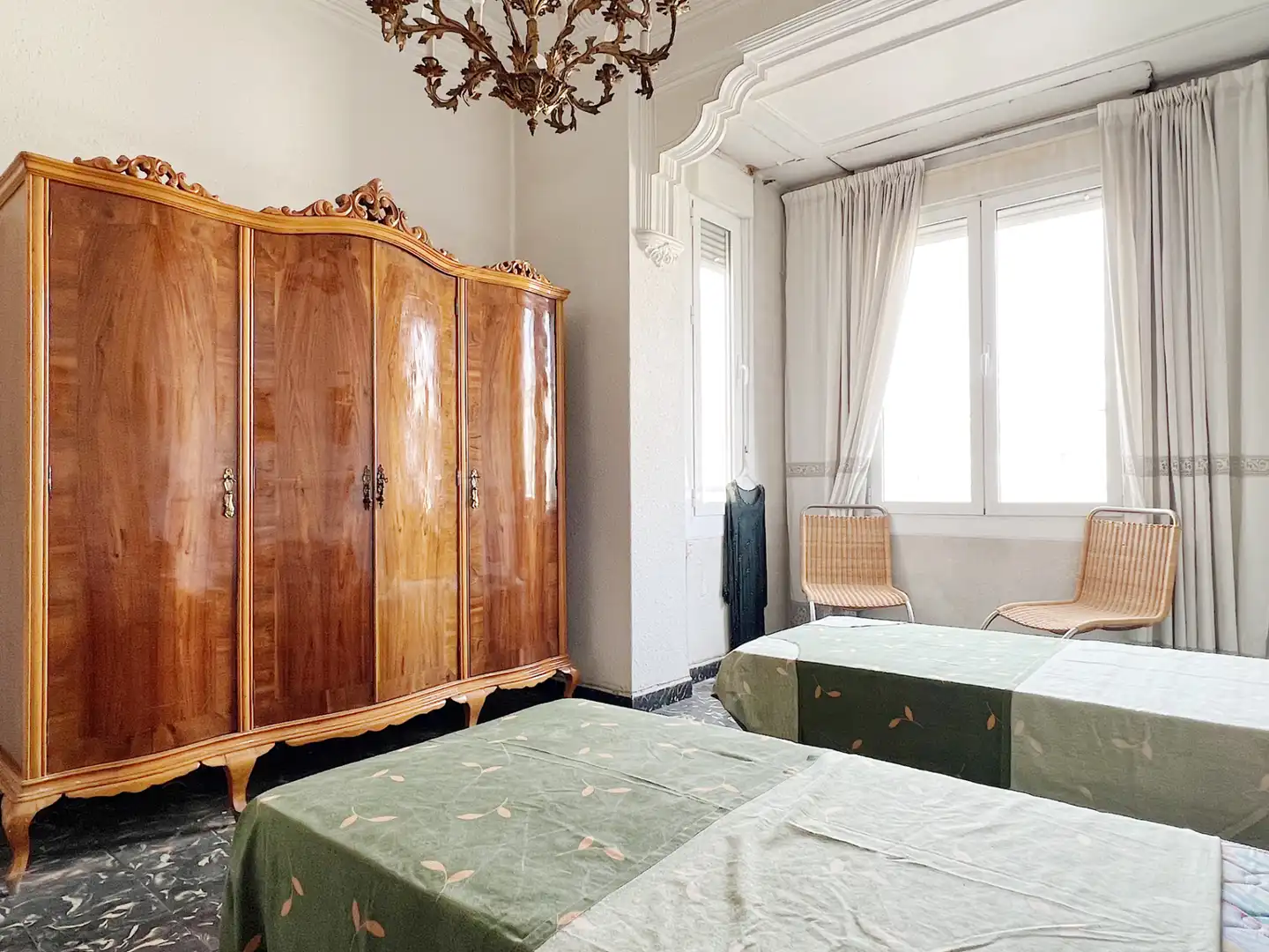 Habitación de Piso en venta en Valencia con Amueblado