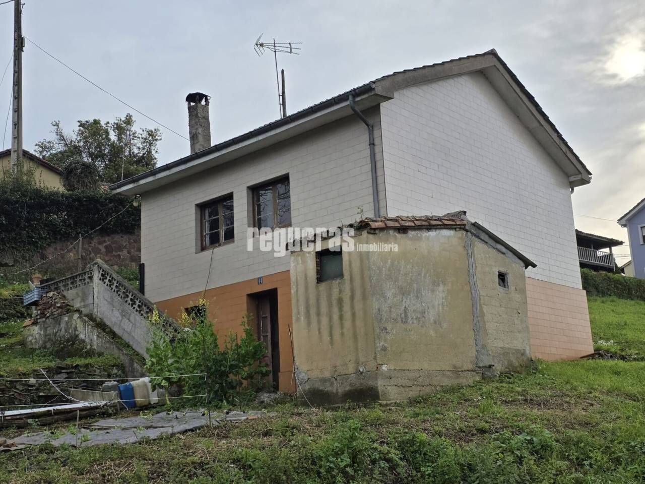 Vista exterior de Casa o chalet en venta en Castrillón