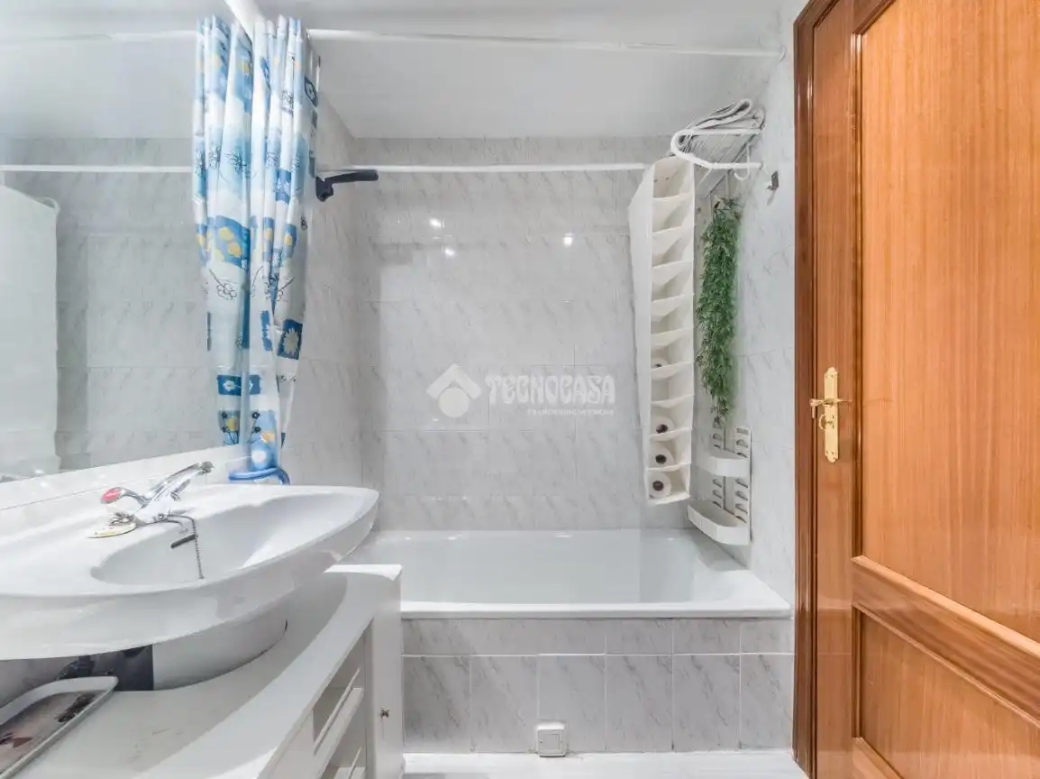 Baño de Piso en venta en Madrid con Aire acondicionado y Calefacción