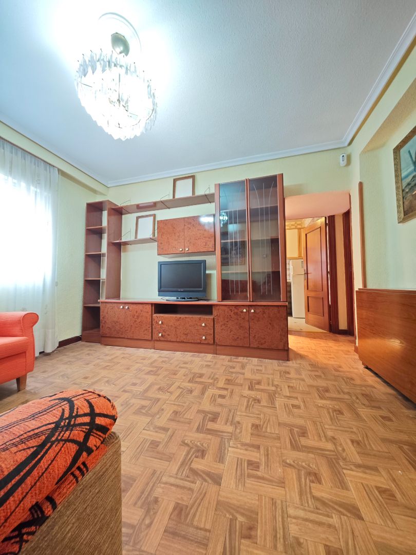 Sala d'estar de Pis en venda en  Madrid Capital amb Aire condicionat, Calefacció i Parquet