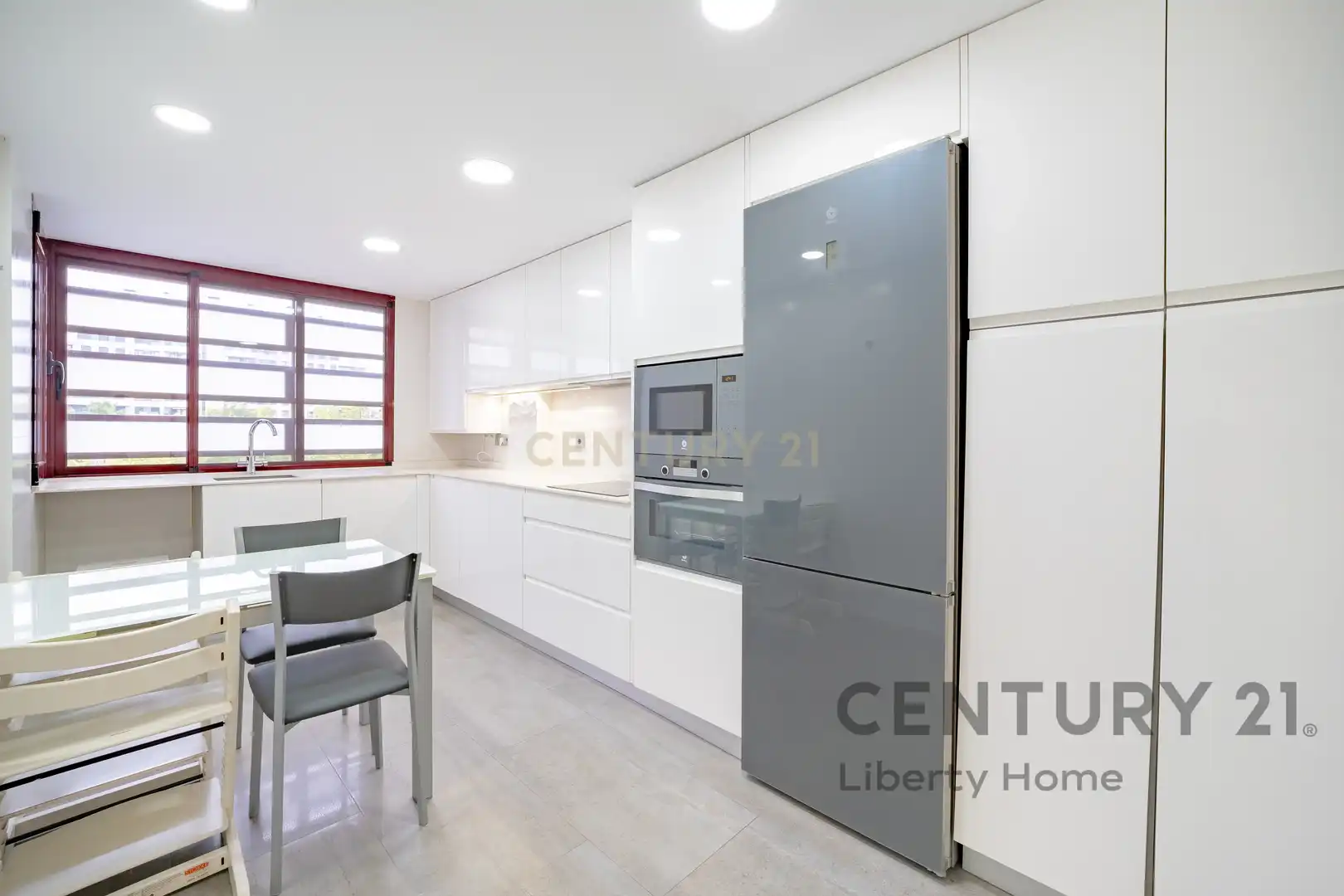 Kitchen of Apartments for rent in Valencia  with Air Conditioner, Private garden and Oven